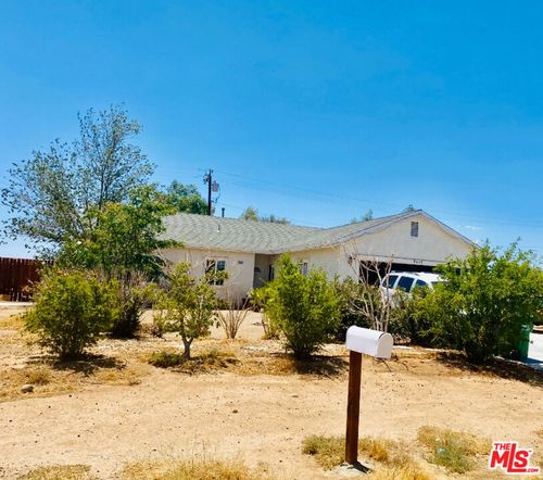 8668 S Loop Blvd, California City, CA, 93505-2753 | Card Image