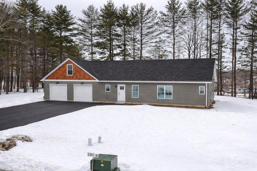 7 Village Green Circle, Oakland, ME, 04963 | Card Image