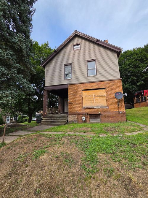 103 Moreland St, Aliquippa, PA, 15001-3823 | Card Image