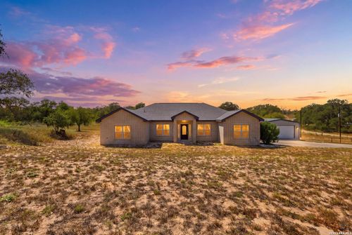 254 Broken Arrow, Floresville, TX, 78114-6012 | Card Image