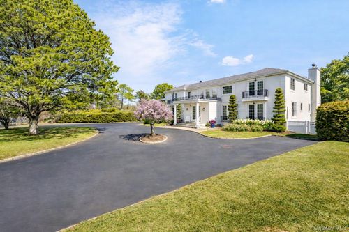 3 Polo Grounds Ln, East Quogue, NY, 11942-3631 | Card Image