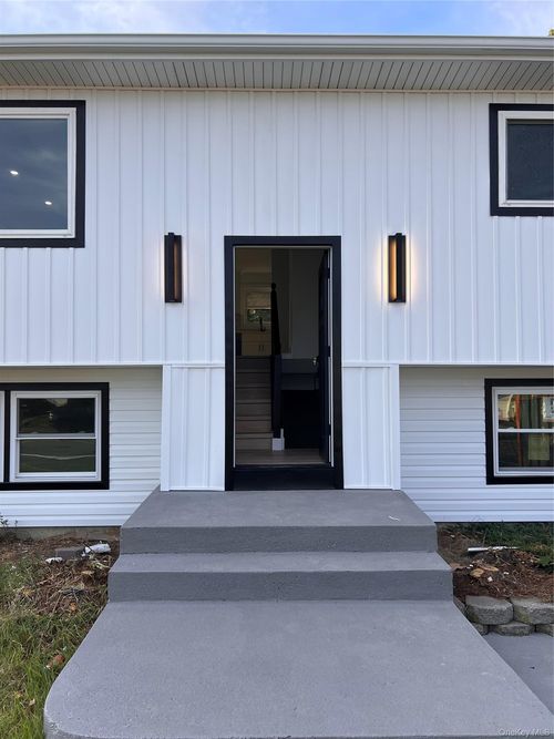 501 Hawkins Road Road, Brookhaven, NY, 11784 | Card Image