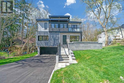 6030 Hillsdale Dr, Stouffville, ON, L4A3B8 | Card Image