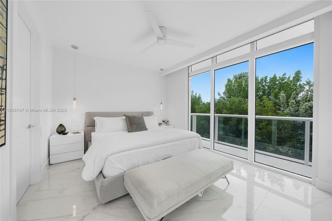 UNIT-13 - 100 S Pointe Dr, Condo with 3 bedrooms, 4 bathrooms and null parking in Miami Beach FL | Image 24