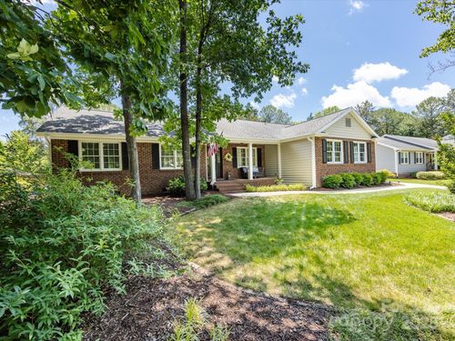 4925 Cedarforest Dr, Charlotte, NC, 28226-7836 | Card Image