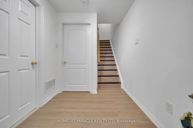 93 Crystal Glen Cres, House attached with 4 bedrooms, 4 bathrooms and 2 parking in Brampton ON | Image 36