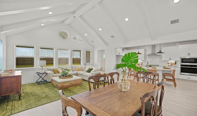 Vaulted ceilings in dining and great room | Image 9