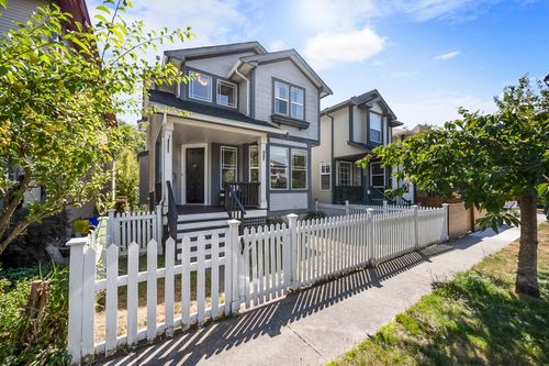 24372 101a Ave, Maple Ridge, BC, V2W1W6 | Card Image