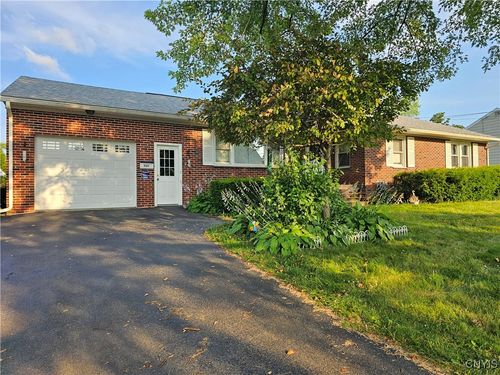 1121 Hammond Ave, Utica, NY, 13501-3224 | Card Image