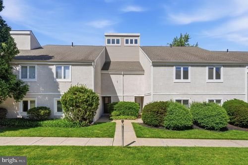 214-142 Harvest Ln, PHOENIXVILLE, PA, 19460-4082 | Card Image