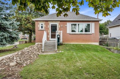 821 Brucedale Ave E, House other with 4 bedrooms, 2 bathrooms and 2 parking in Hamilton ON | Image 3