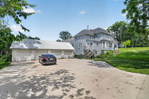 706 W 12th St, Cedar Falls, IA, 50613-2560 | Card Image