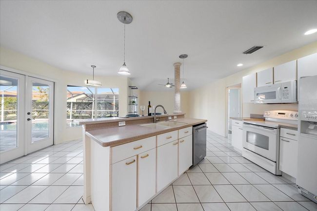 5891 Madison Rd, House other with 3 bedrooms, 3 bathrooms and null parking in VENICE FL | Image 17