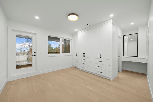 5628 Chaffey Ave, Home with 6 bedrooms, 5 bathrooms and 2 parking in Burnaby BC | Image 22