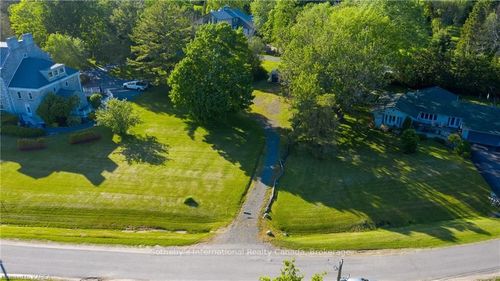 4 Starr Pl, Kingston, ON, K7L4V1 | Card Image