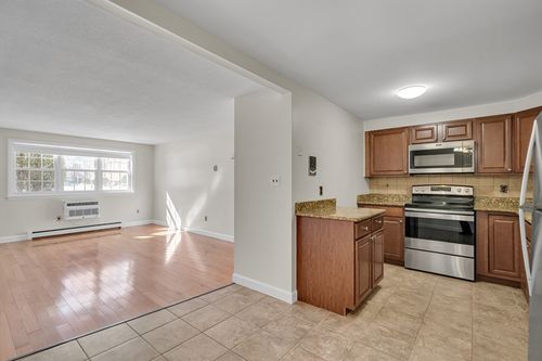apt-2-8 Old Colony Ln, Arlington, MA, 02476-4436 | Card Image