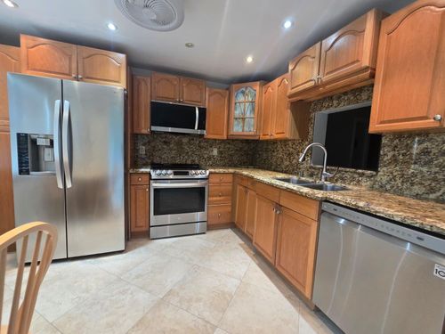 e3-2402 Antigua Cir, Coconut Creek, FL, 33066-1048 | Card Image