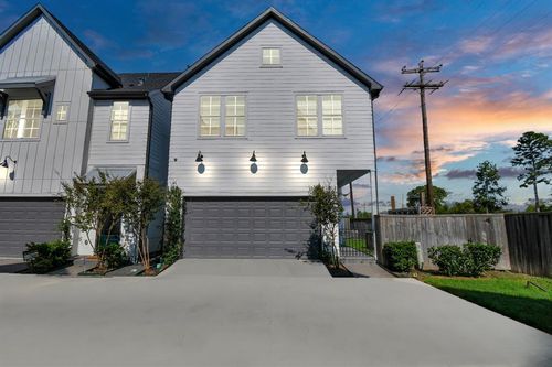 3302 Timbergrove Heights St, Houston, TX, 77008-6471 | Card Image