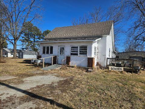 Wall St, Mountain Grove, MO 65711
