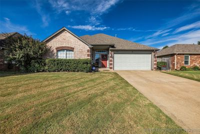 11984 S 269th East Avenue, House other with 3 bedrooms, 2 bathrooms and null parking in Coweta OK | Image 2