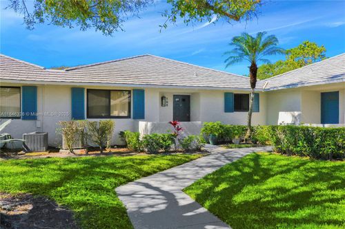 105-105 Club Dr, Palm Beach Gardens, FL, 33418-7001 | Card Image