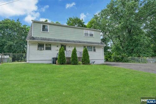 4 Royal Ave, Hawthorne, NJ, 07506-1917 | Card Image