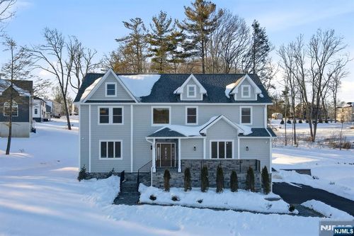 29 Eagles Nest Ter, West Milford, NJ, 07480-2942 | Card Image