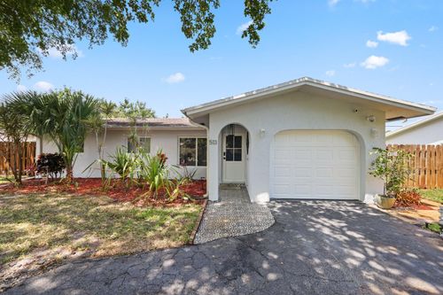 513 Curlew Rd, Delray Beach, FL, 33444-1917 | Card Image