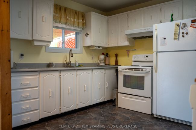 181 Carter Blvd, House other with 4 bedrooms, 2 bathrooms and 3 parking in North Cobalt ON | Image 4