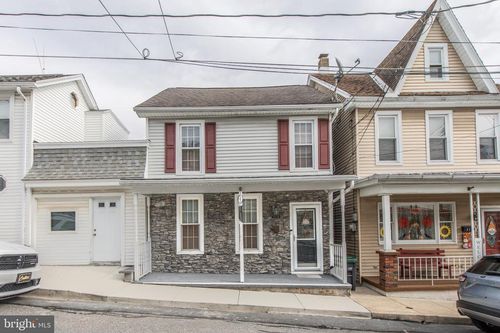 219 Gay St, TAMAQUA, PA, 18252-1213 | Card Image