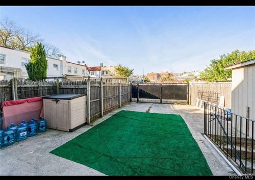 63 110th St, Forest Hills, NY, 11375 | Card Image