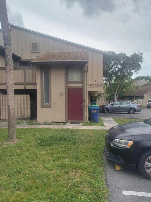 3-e-2215 Nw 56th Ave, Lauderhill, FL, 33313-3001 | Card Image