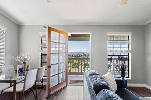apt-a7-2235 Linwood St, San Diego, CA, 92110-2873 | Card Image