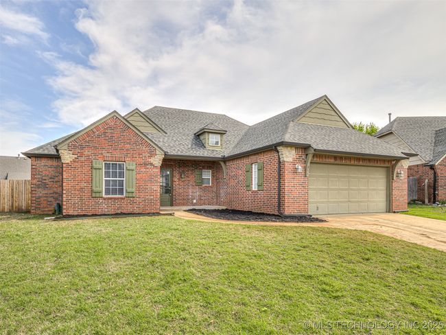 311 E 126 Th St S, House other with 3 bedrooms, 2 bathrooms and null parking in Jenks OK | Image 4