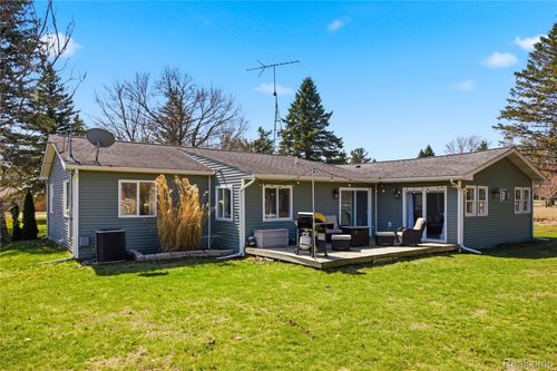 5176 Pratt Rd, Metamora, MI, 48455-9609 | Card Image