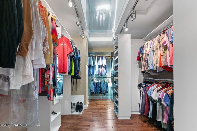 Walk-In Closet | Image 22