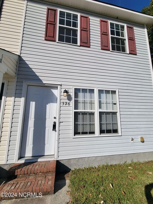 326 Bracken Pl, Jacksonville, NC, 28540-5748 | Card Image