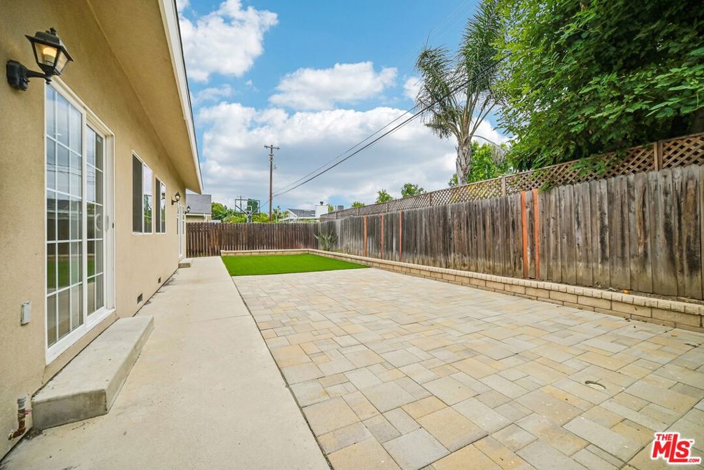 Residential in Encino 2