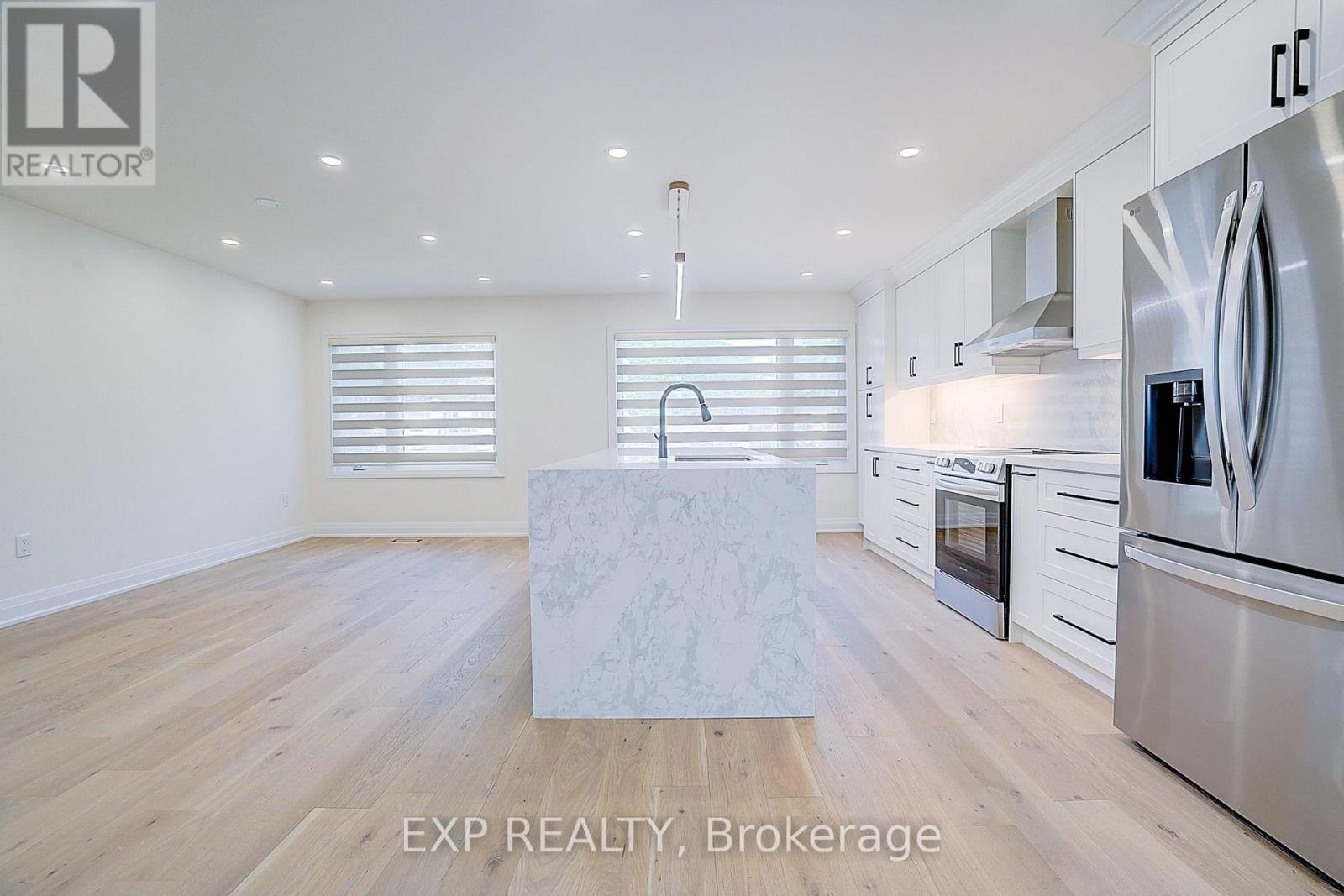 Residential Lease in Toronto (Dorset Park) 5
