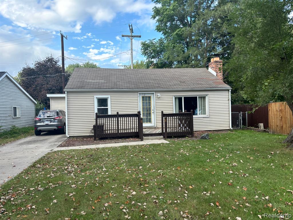 Elmwood St, Port Huron, MI 48060