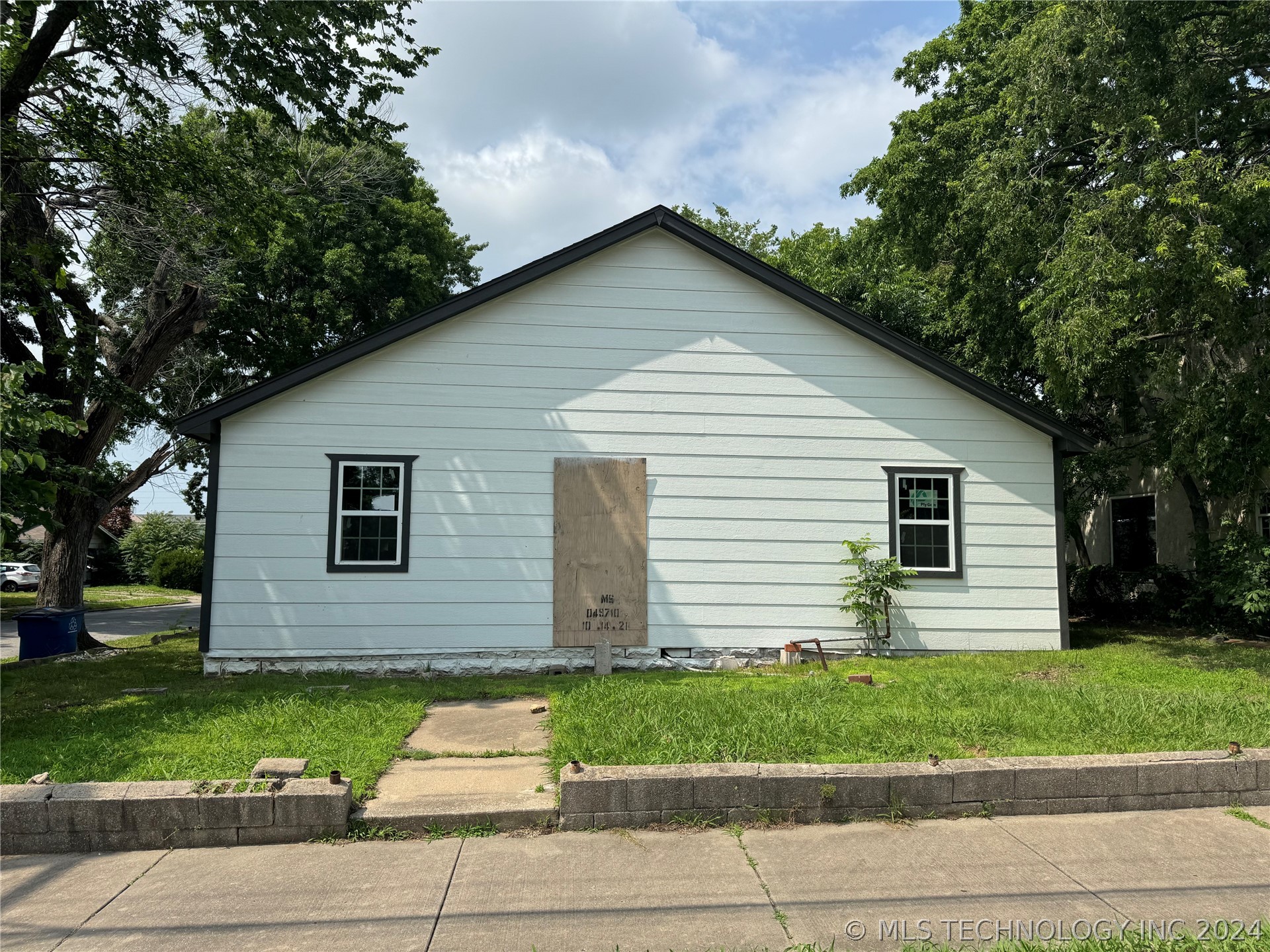12th St, Tulsa, OK 74104
