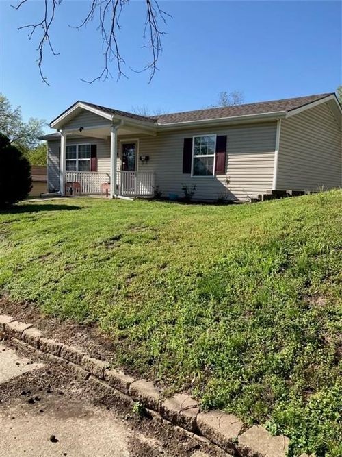 3215 Locust St, Saint Joseph, MO, 64501-3421 | Card Image