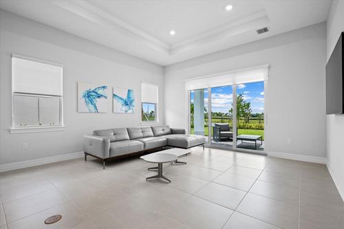 10571 Northbrook Cir, Palm Beach Gardens, FL, 33412-7304 | Card Image