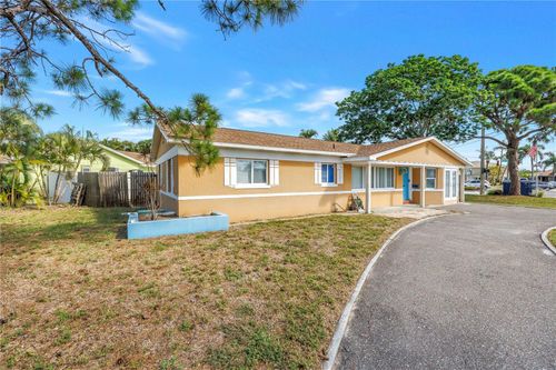 7901 Causeway Blvd S, ST PETERSBURG, FL, 33707-1012 | Card Image
