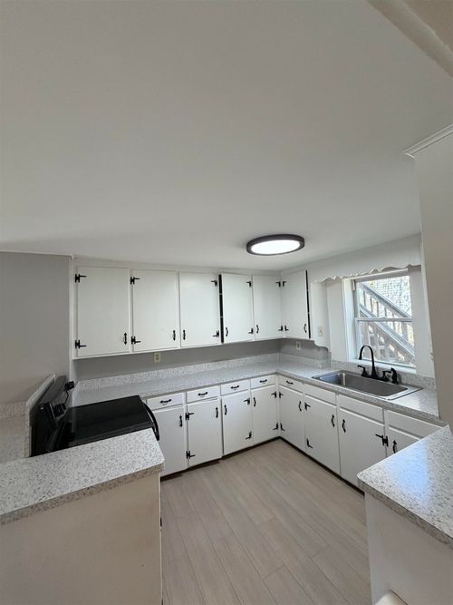 1-60 Summer St, Bristol, NH, 03222-3286 | Card Image