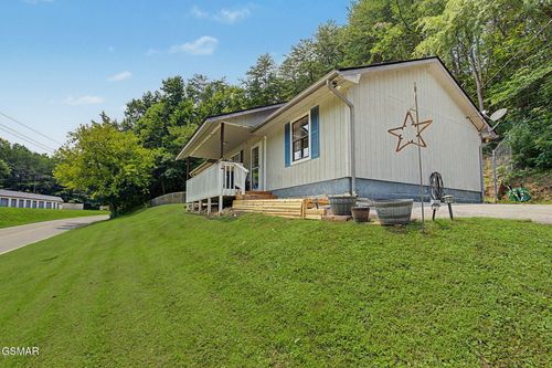 524 Pine Mountain Road, Pigeon Forge, TN, 37863 | Card Image