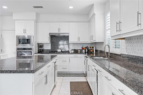 181 Carmine, Irvine, CA, 92618-0878 | Card Image