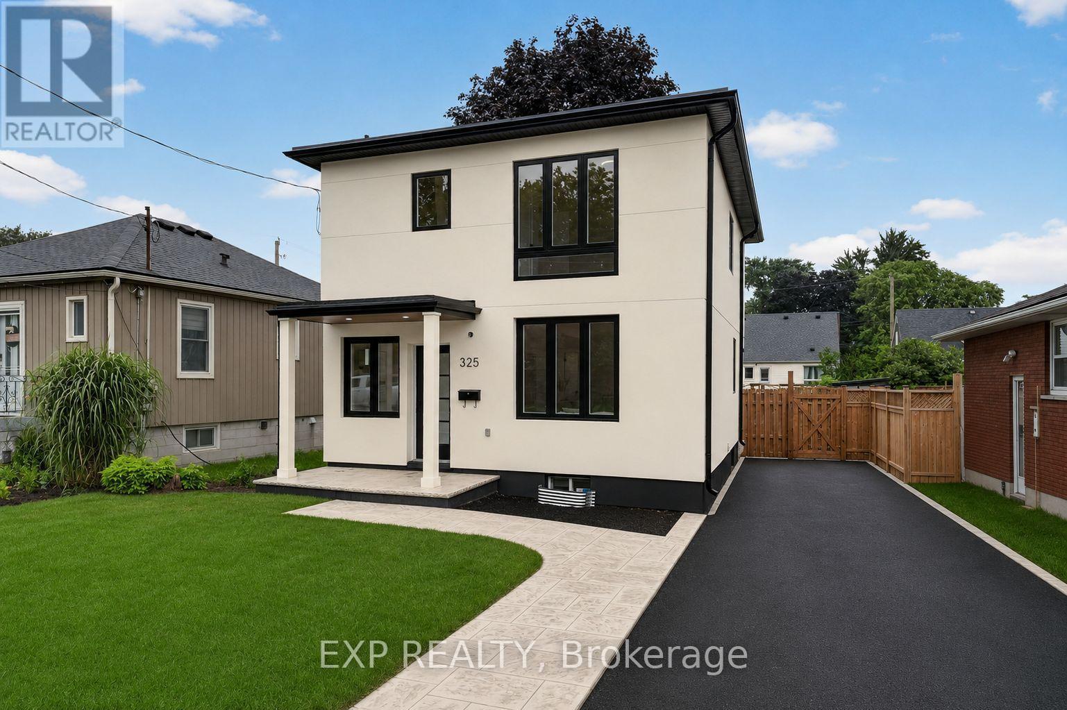 Residential in Hamilton (Inch Park) 2