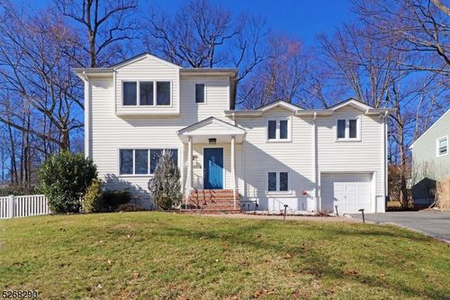 15 Countryside Dr, Livingston, NJ, 07039-2001 | Card Image