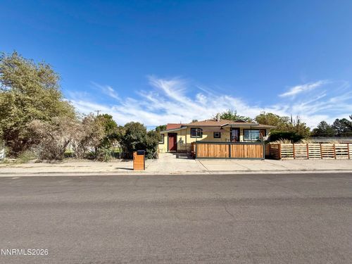 21 Arnold Ave, Winnemucca, NV, 89445-3805 | Card Image